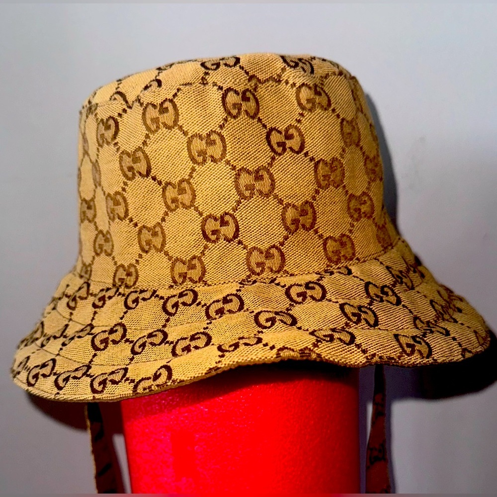 Gucci bucket hat in GG canvas